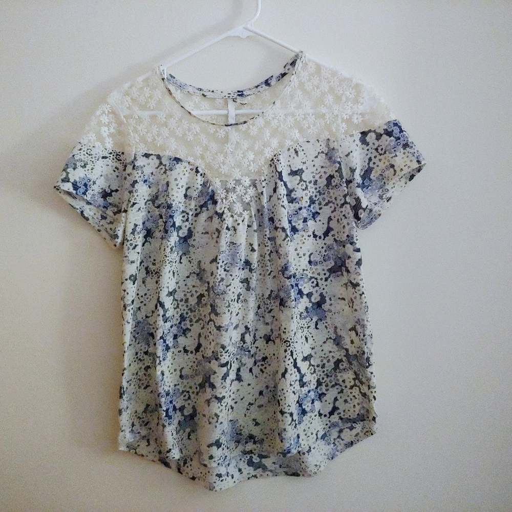 LC Lauren Conrad Blue & White Lace Floral Top